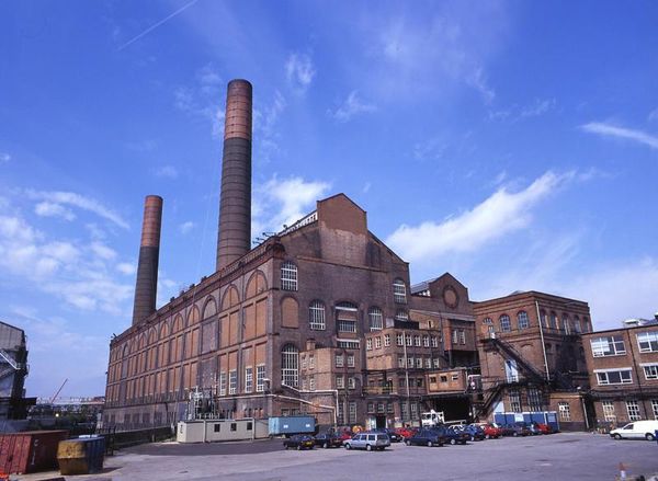 ON THIS DAY: 22 years ago, Transport Minister John Spellar turned off the turbines at Lots Road Power Station, ending 97 years of electricity generation for London Transport. All images from Hugh Robertson taken in 1997 <a href="/ltmuseum/">London Transport Museum</a>
