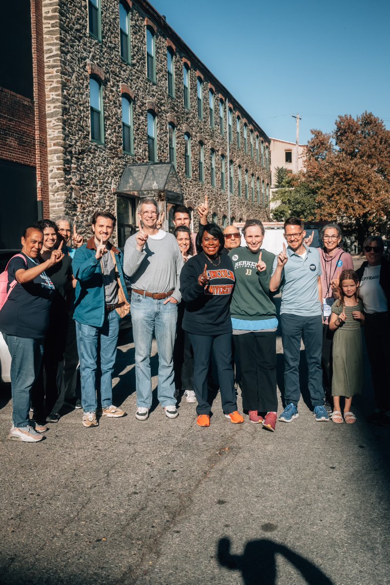 So much energy, Roxborough canvass teams! Thank you for using your skills, your time, and your resources to help motivate, inspire, and encourage Philadelphians to turn out.
