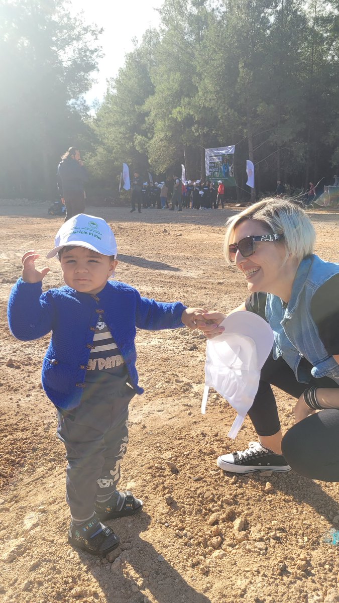 SenerolMerve's tweet photo. Paylasmasam olmaz 😇 #ormanicinelele #canlarim #teyzebali #canparem #mustafaayaz 💜🌸😎😇 #YeniProfilResmi #antalya https://t.co/dBrZRVOxSp