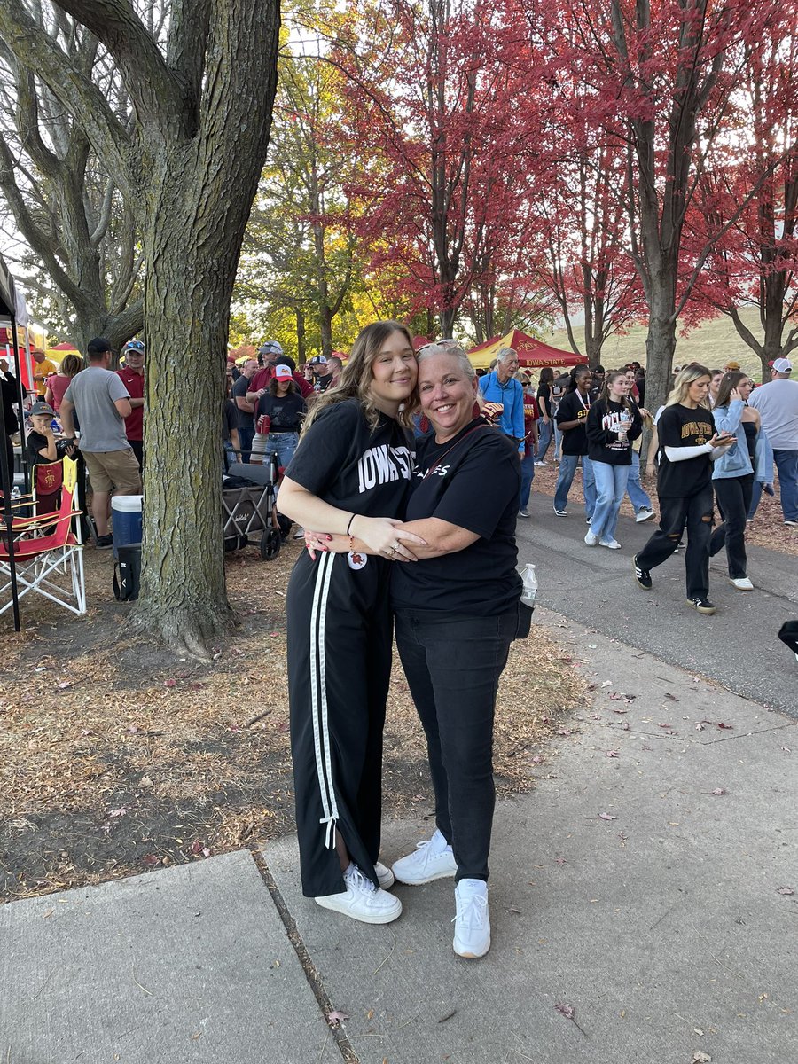 RENTSCNL's tweet photo. An amazing weekend in Ames! My heart is full!❤️Oh…And What A Game! 7-0!🖤@mrentschler7 https://t.co/PKrq5up5SJ