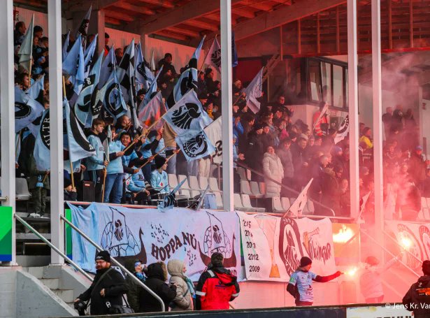 Vikingur_arg's tweet photo. ¡VIKINGUR CAMPEÓN! 👏👏🏆

El Víkingur Gøta se consagró este Domingo a falta de una Jornada como el nuevo campeón de Islas Feroés con su igualdad 1:1 ante HB Tórshavn.

Este es el tercer título de campeón de las Islas Feroés del Víkingur, que ya lo ganó en 2016 y 2017.

💙💙 https://t.co/Sf5IEflhIH