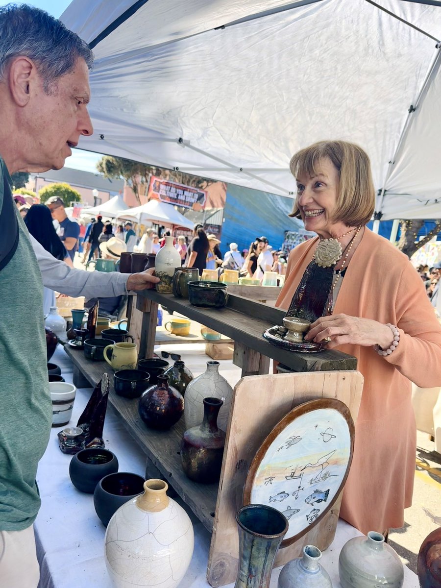 At each PFest, a MUST SEE for Sunday is the Made On The Coast Artists Block! 🎨🎨🎨 Located on the north end of the fest on Main st., the Made on the Coast Local Artists’ Block is a juried show of coastside artists, who live &amp; create in SM County! 
Info: hmbpumpkinfest.com/arts-and-craft…