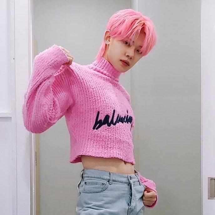 CHEARTJUN's tweet photo. meio que o rosa sou eu https://t.co/DW66W3Vmo6