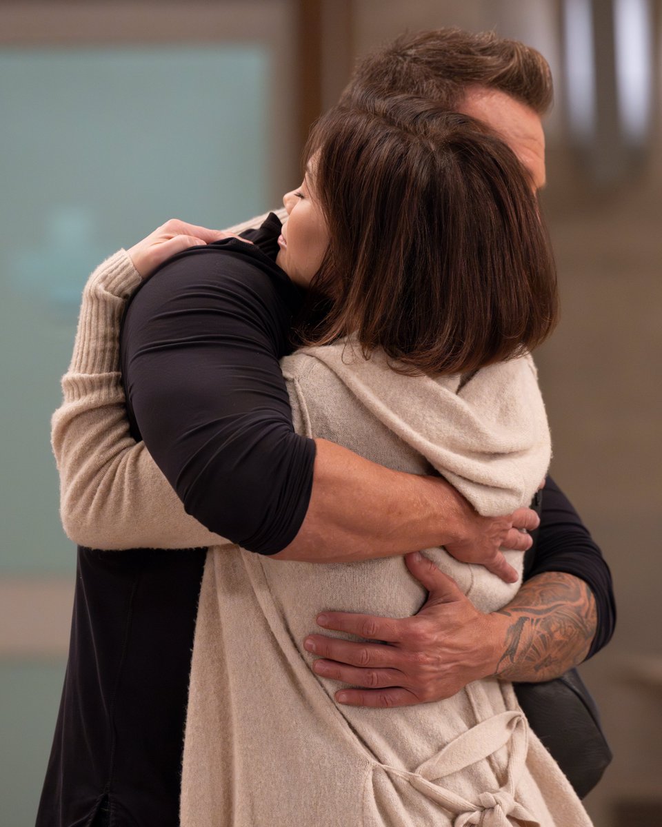 SteckyDotOrg's tweet photo. #Liason #25YearsOfLiason #LiasonHug https://t.co/mzG8poaR1D