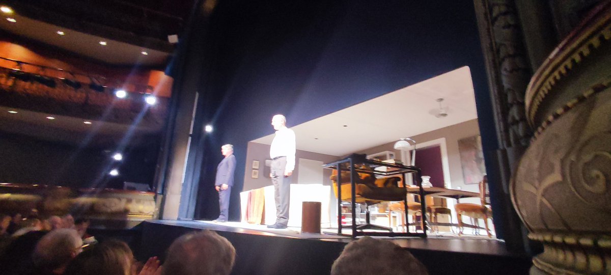 Jomaorcas's tweet photo. L'ADVERSARI.TEATRE ROMEA. Magnífica interpretació de CARLES MARTÍNEZ i PERE ARQUILLUÉ dirigits per JULIO MANRIQUE en una obra basada en el llibre de E. CARRÈRE L'Adversaire(2.000) que relata fets reals.
@Teatre_Romea
#cultura #teatre #BarcelonaCultura #ArtsEscèniques #Focus #bcn https://t.co/2JD56vrwW8