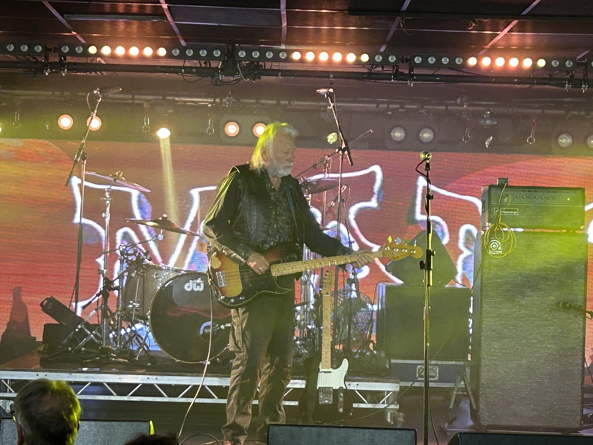 RebelliousJukeboxFromeFM (@rebeljukeffm) on Twitter photo I’ve been watching Man since the eighties. The current lineup played an absolute blinder at the <a href="/HRHProgFestival/">HRH Prog Festival</a> yesterday. So good the rest of the days’ performances were in danger of dropping into null and void status. I’ve been watching Man since the eighties. The current lineup played an absolute blinder at the <a href="/HRHProgFestival/">HRH Prog Festival</a> yesterday. So good the rest of the days’ performances were in danger of dropping into null and void status.