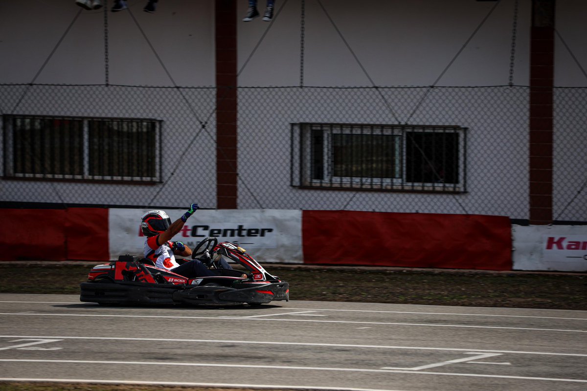 IvanMoreno21's tweet photo. Mi PRIMERA experiencia en el @GPPiston con @GGSimRacing
- No llevamos muchos podios! P2 y 🏆P1 , y P3 de la general por equipos!
Pero lo mejor, compartir un gran día rodeado de grandes amigos!
#LetsGoGG
-
Fotos by @datanromar https://t.co/Awnpq74EoN