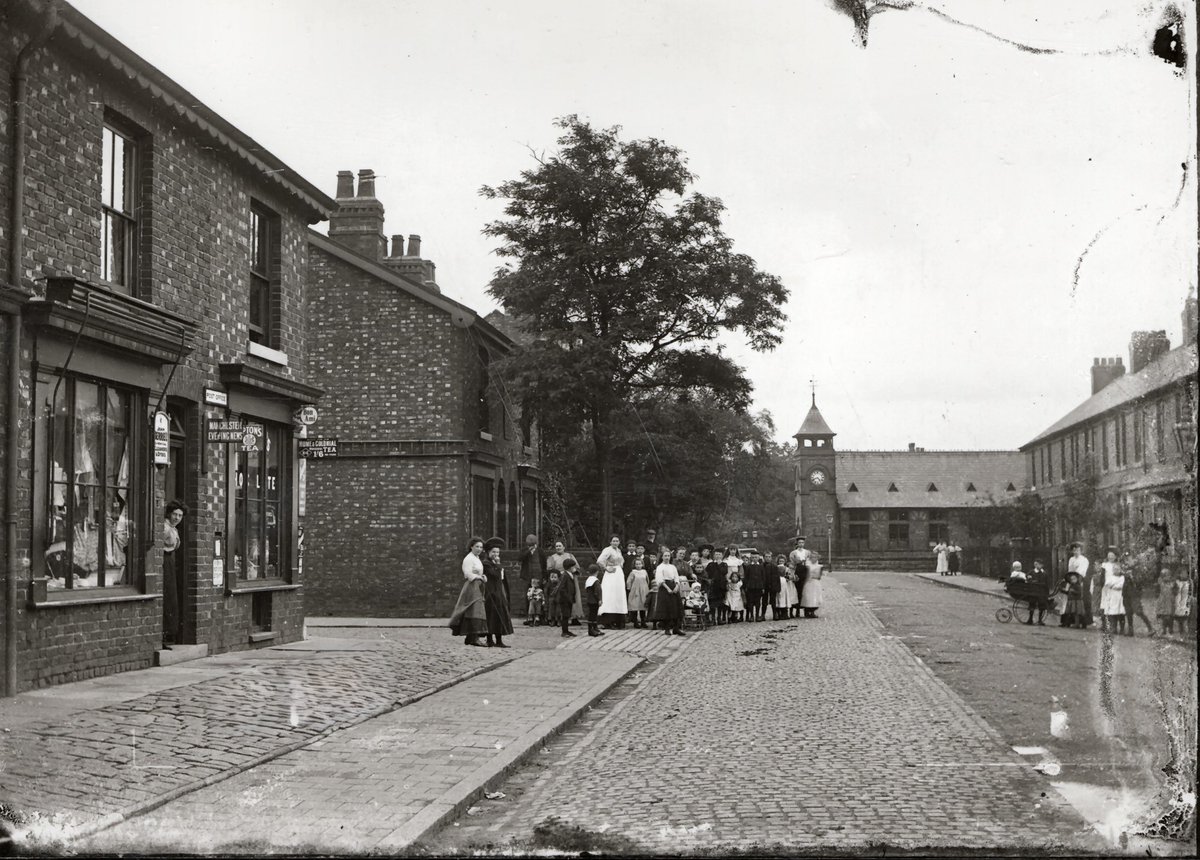 Location quiz for today🧐
Can you identify these locations in the Trafford area?
Answers will be posted tomorrow morning