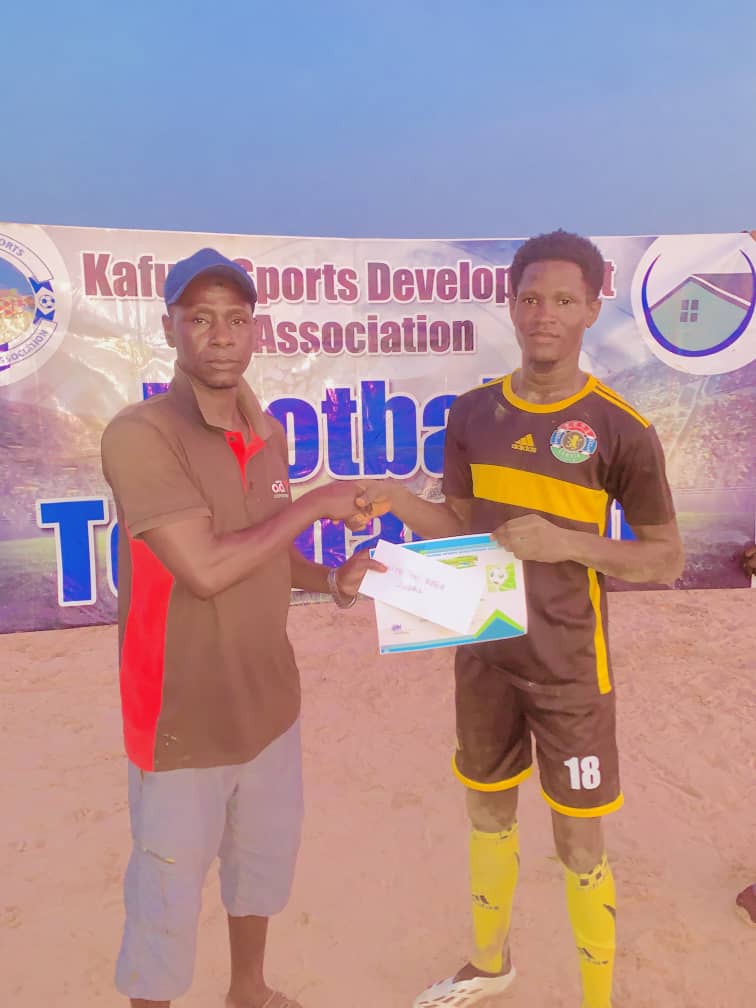 YVFAGambia's tweet photo. Congratulations boys and wishing Yusupha Jatta (who suffered a shoulder dislocation) a quick recovery.
@ALife1874 @bridges75 @BobWolQuotes
#yvfa https://t.co/rFoHcbwCD5