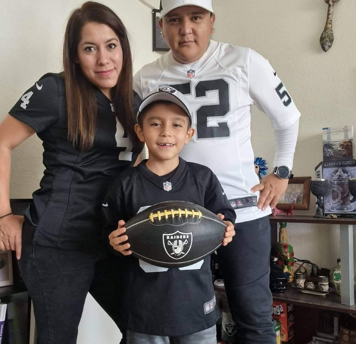 jlslugo's tweet photo. #NFL #LVvsLAR #NFLEnTelevisa Apoyando a mis @Raiders con la mejor transmisión @TUDNMEX @TUDN https://t.co/DZghUNyHVI