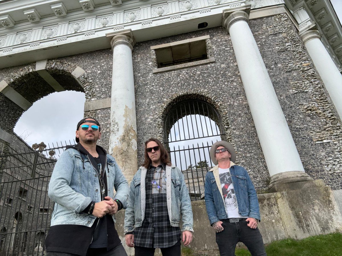 hellfireband's tweet image. Just reflecting on last weekend! We’re very grateful to everyone we met who came out to one of the shows and saw us. Really looking forward to our last few shows of the year and an even busier 2025👀
•
#livemusic #rockband #gigs #rocknroll #brightonmusic #rocknroll #sexwee