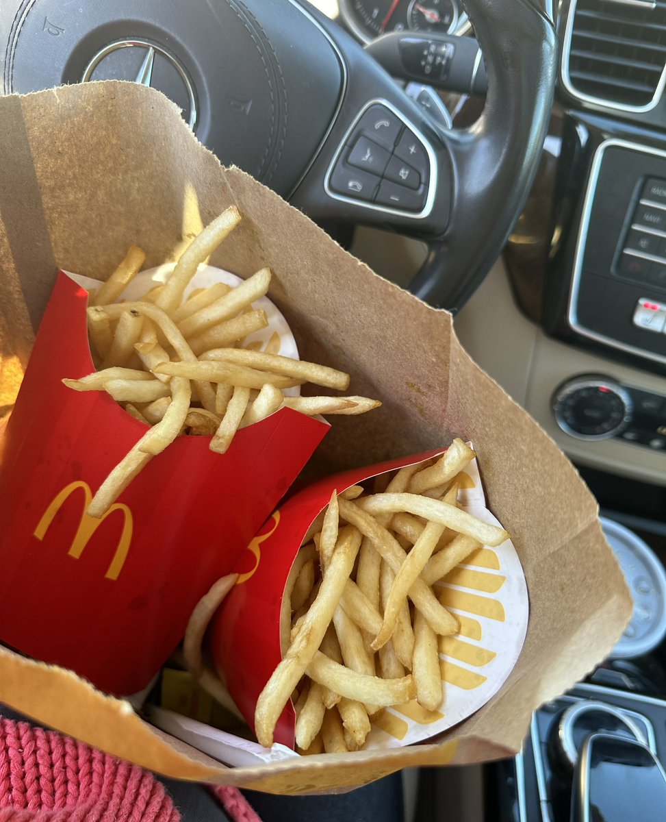 Kylie Jane Kremer tweet media