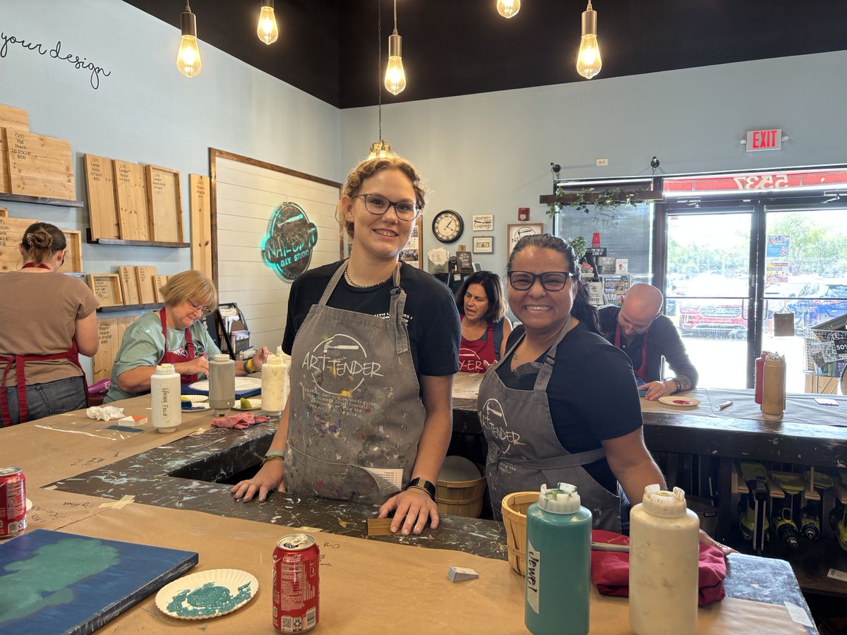 DiyNailedit's tweet image. ✨ At Nailed It DIY Studio, you’re never on your own! Our friendly Art-Tenders are like crafting superheroes—they’ll guide you through the entire process, ensuring you create something truly special. No stress, just fun! 

#ArtTenderAssistance #CreateWithConfidence #NailedItSRQ #