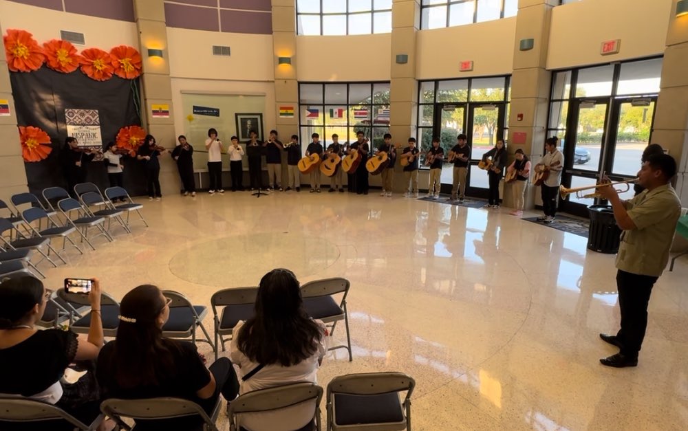 LauraAGonzale12's tweet image. In observance of #HispanicHeritageMonth, Mariachi Águilas treated our school community to a beautiful performance. A special thank you to Mr. Urrea for investing in our scholars. Good job, Eagles! 🎺🎤🎼💙🦅 #CelebratingCulture @HISD_OrtizMS @HISDChoice