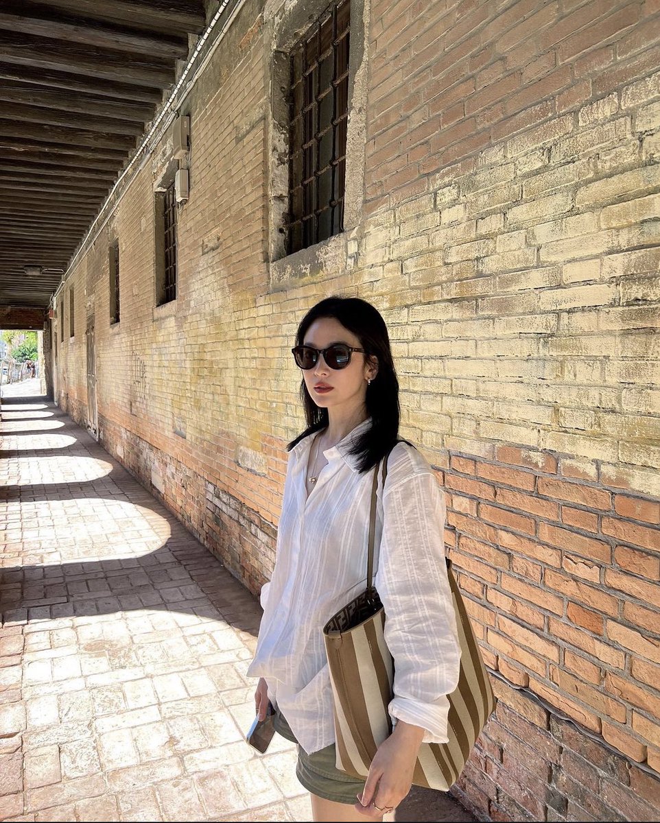 LINLIHUI_'s tweet photo. soohyun and jinhyuk on vacation in europe !! <333 🥹 https://t.co/OO9V8wfYW4