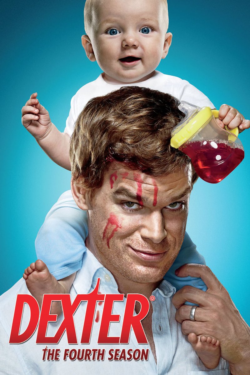 Pop_Kulture1's tweet photo. DEXTER - SAISON 4

Ça fait plus de 24 heures que j'ai fini cette saison 4 mais il me fallait un peu de temps avant de me remettre de ce final, vous comprendrez...

Cette saison 4 est un chef d'œuvre comme on en voit rarement. Tous les épisodes sont géniaux et développent un aspect intéressant de la personnalité du protagoniste, le tout construisant sa problématique liée à sa vie de famille.

Dès le début on est chamboulé et cette saison nous fait passer par toutes les émotions dans un crescendo prenant, en grande partie grâce à son antagoniste : Trinity. Très clairement le meilleur antagoniste de la série jusqu'à maintenant.

Et comment mieux conclure un chef d'œuvre... L'épisode 12 "The Gateway" est la définition même d'un grand épisode de série. Il conclut toutes les intrigues en cours tout en répondant à la question essentielle de la saison... dans un bain de sang. 

Je ne suis pas prêt d'oublier cette saison. On m'a dit que la qualité baisse à partir de maintenant, j'espère tout de même continuer à aimer cette série, qui à depuis, pris une grande place dans mon cœur.

Note globale : 10/10