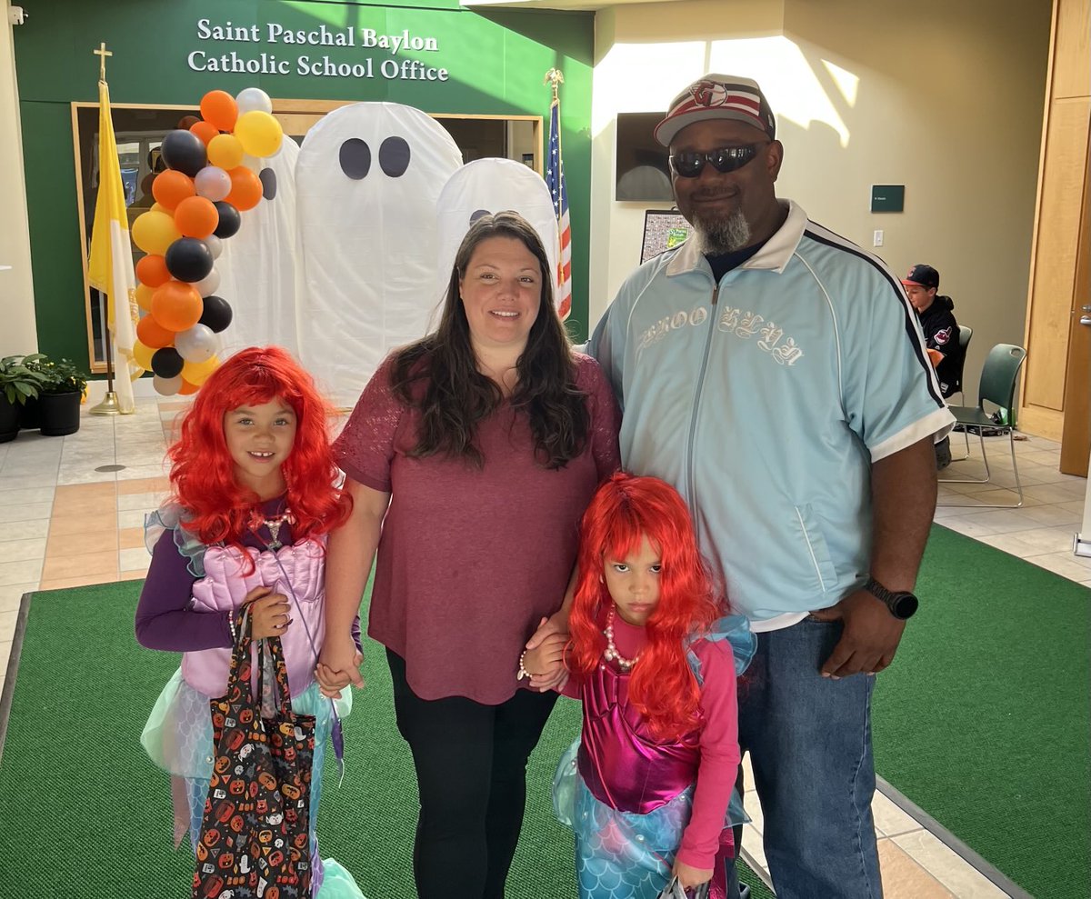 jtlanesss's tweet photo. Fabulous Trunk or Treat today! Record turnout, amazing weather. Thank you, God, and our youth group for leading us in our 16th annual special event. https://t.co/fo4oOc1b4L