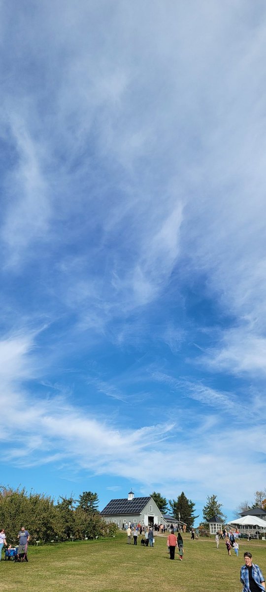 GSn04401's tweet image. The #adventureday continued this afternoon with a trip to one of our favorites..Treworgy Orchards in Levant. We got more honey crisp apples, 2 boxes of apple cider donuts and I got to play with their goats. 😁 #getoutside #goatfriends #mainethings