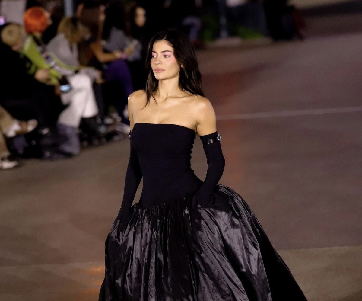 © 𝗣𝗼𝗽 𝗕𝗲𝗮𝘂𝘁𝘆 (#PopBeautyRP)
#FashionWeekRP › #CoperniRP › 𝗠𝗮𝗸𝗲 𝗨𝗽!

News! 🗞️ ･ Read the 𝖺͟𝗋͟𝗍͟𝗂͟𝖼͟𝗅͟𝖾: 𝗡𝗼̈𝘃𝗮𝗵 𝗞. 𝗥𝗶𝘃𝗶𝗲́𝗿𝗲 (<a href="/almamalherida/">Me mudé a @musefairies !</a>) makeup to <a href="/CoperniRP/">Coperni ᴿᴾ</a> with <a href="/iDisneylandRP/">𝖣𝗂𝙨𝗇𝗲𝘆𝗹𝖺𝗇𝖽 ᴿᴾ</a> New Collection in #ParisFWRP <a href="/RPFashionWeek/">𝗙𝖺𝙨𝘩𝗂𝗼𝗇 𝘞𝗲𝗲𝙠 ᴿᴾ</a>