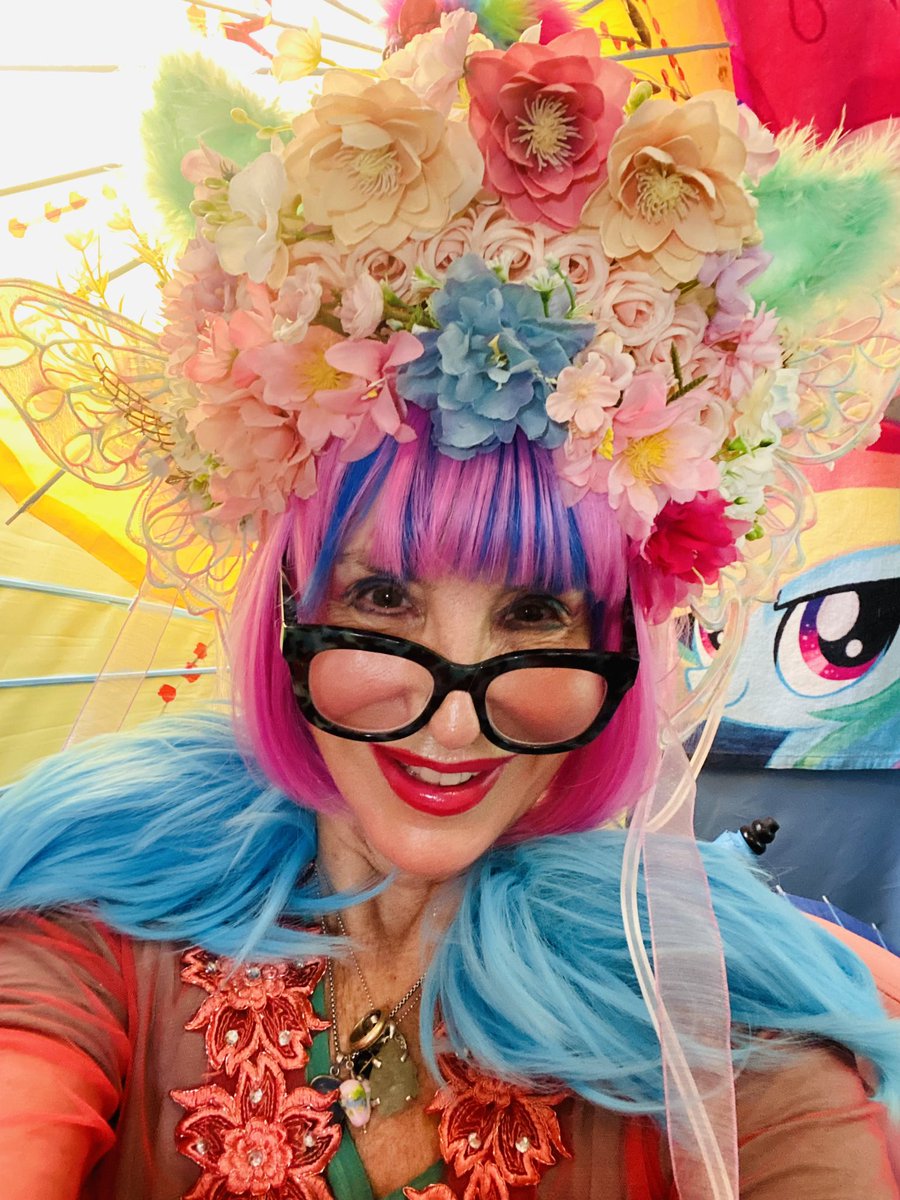 Elley_Ray's tweet photo. @PonyCiderfest @Slushhorse Let’s face it everypony, I’m a Brony First and VA Second !!!! Ponies RULE!!!!! #MLP https://t.co/NyfRgHerdh