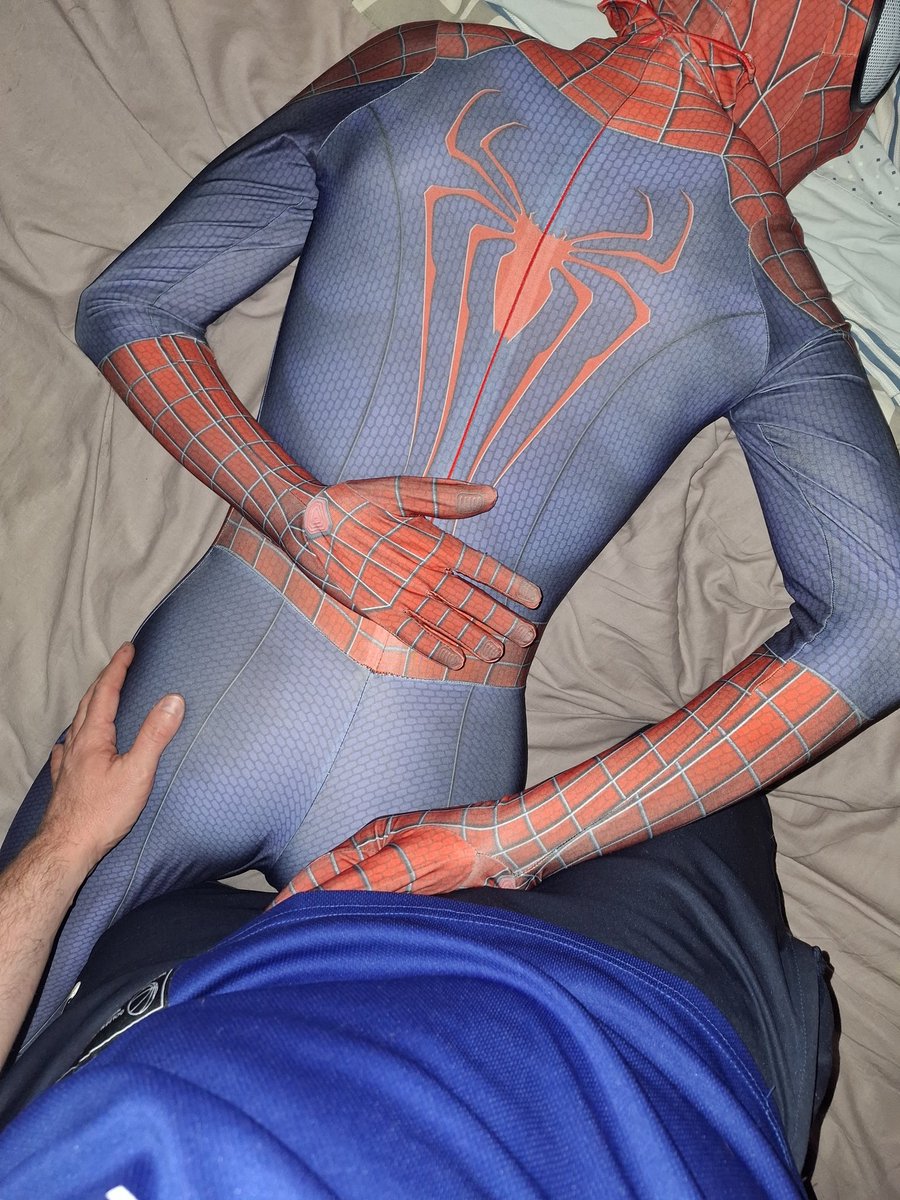 kiffeurbzh29's tweet photo. J'ai attrapé un pti spidey il a été très sage 🥰👅🥵 rt stv plus de photo avec lui https://t.co/MtJY4LFSsh