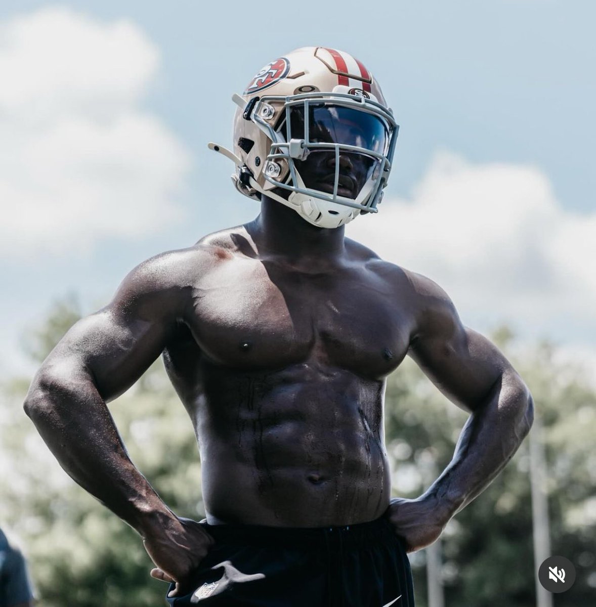 EastBayChris's tweet image. Reminder: this is what Malik Mustapha looks like. I’ve been doing sit-ups of my own to catch-up to him.