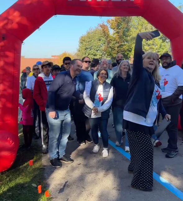 Maleehashahidrc's tweet image. Such a beautiful day at the @RunForDurham ! Huge thanks to the incredible organizers, volunteers, and especially our youth who generously donated and helped raise funds for the Lakeridge Health Foundation. It was an honor to be part of this special event, supporting such an…