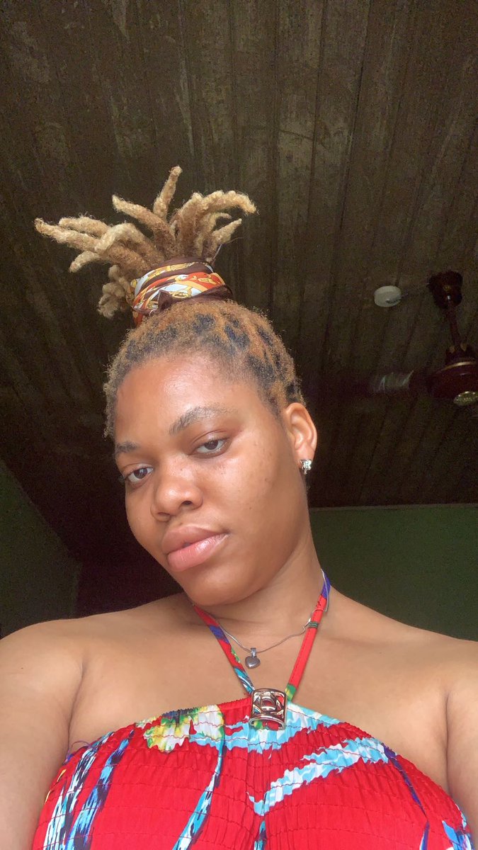 CrystalScreams_'s tweet photo. My locs are 2 years today ๐ฅฐ #locversary https://t.co/OvuMnQCmWq