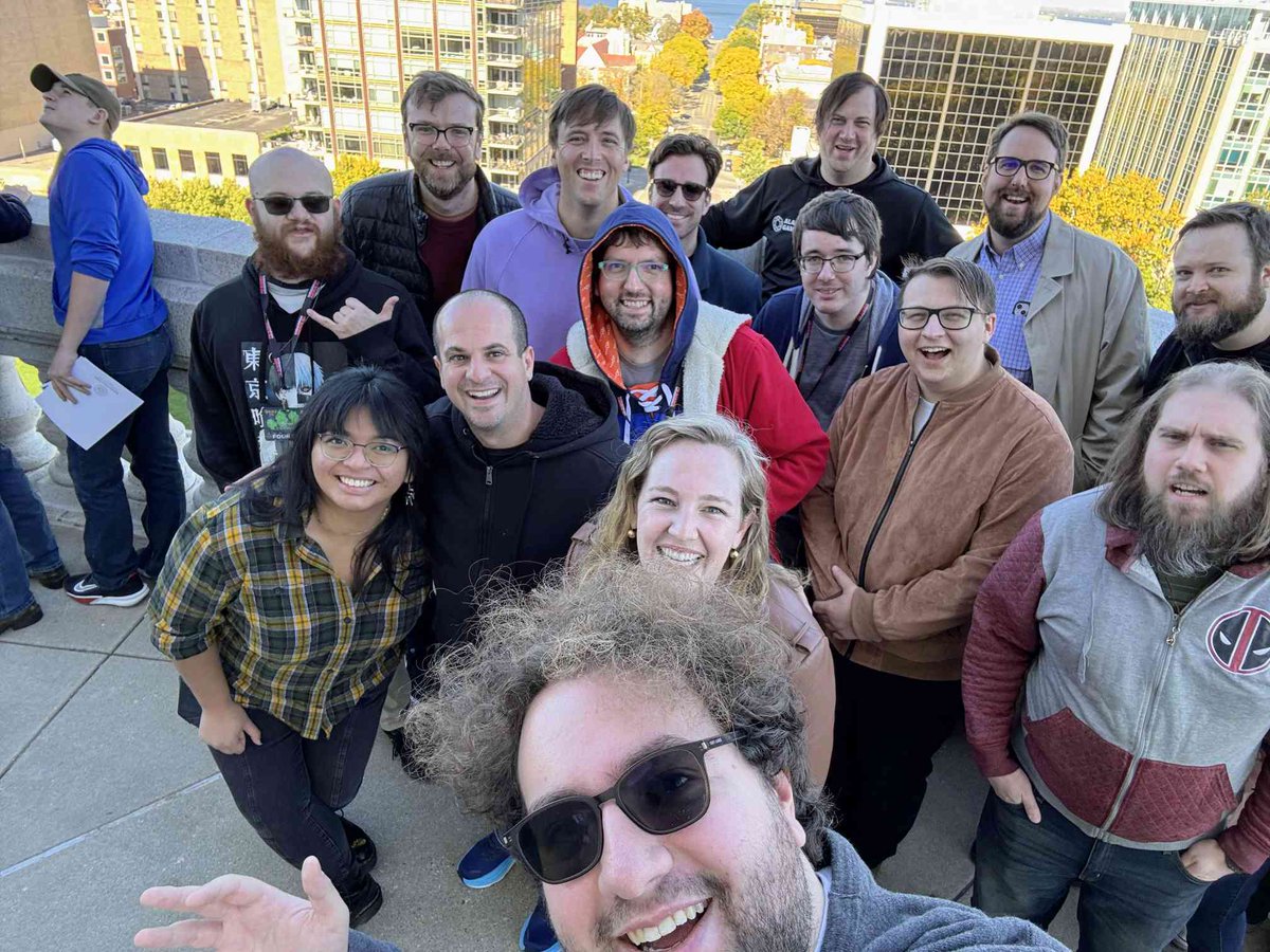 arosine's tweet photo. Incredible weekend at #CubeCon with awesome cubes, people, coverage and staff. Shout out to @Jbrostoff and team for all the hard work and a seamless event. Appreciate all I got to meet and chat with! @klug_alters @lordtupperware @zdch @fireshoes @keldahelenroys https://t.co/QHANAGclFH