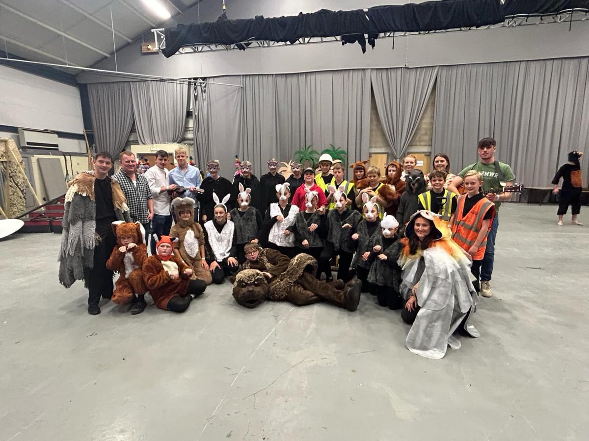 Steddfod CFfI Ceredigion ✅

🪑 Ianto’n ennill y gadair
🎶 Côr Felinfach yn ennill ac yn mynd i steddfod CFfI Cymru
🥉ar ddiwedd y cystadlu

👉 canlyniadau llawn ar Instagram a Facebook

#eisteddfodcffi <a href="/CeredigionYFC/">CFfI Ceredigion YFC</a>