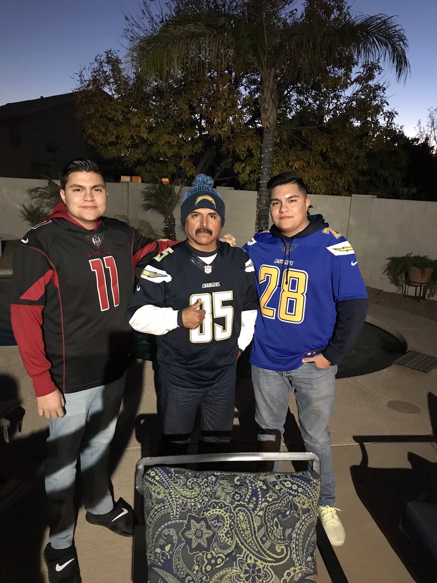 coyory13's tweet photo. @FOXImpactoNFL saludos desde Phoenix 👉😁😁 https://t.co/3JFWn7QiNw