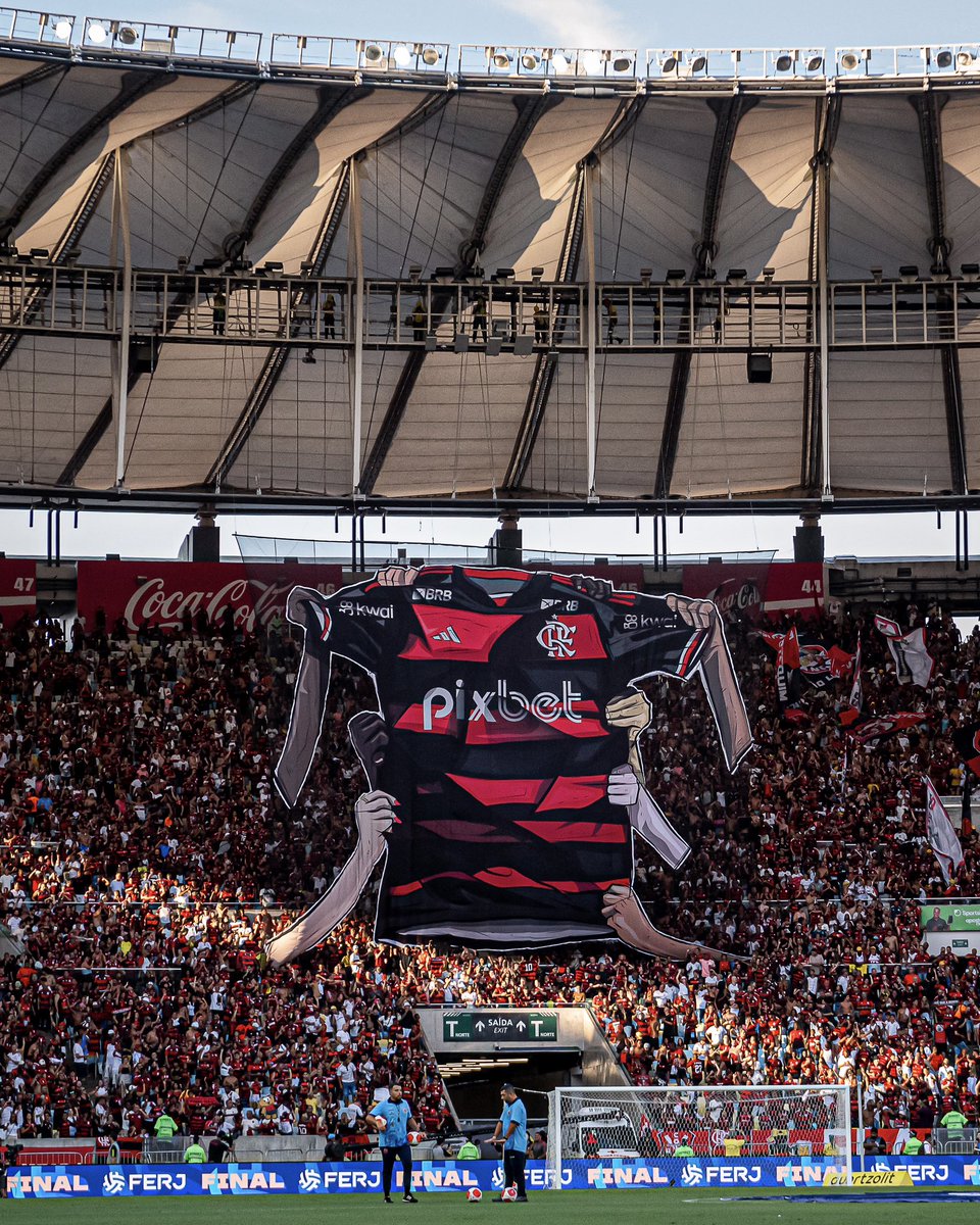 MengoFatos's tweet photo. “Há de chegar talvez o dia em que o Flamengo não precisará de jogadores, nem de técnicos, nem de nada. Bastará à camisa, aberta no arco. E diante do furor impotente do adversário, a camisa rubro-negra será uma bastilha inexpugnável.” 

- Nelson Rodrigues. https://t.co/M37wrbAOmz