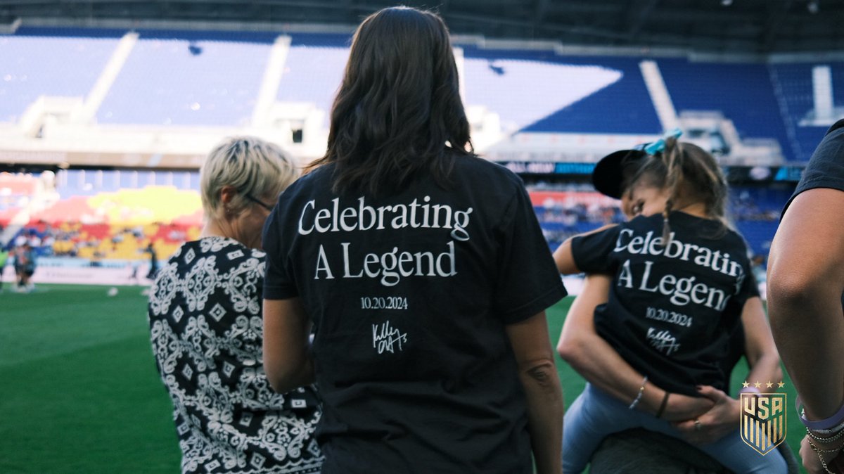 USWNT's tweet photo. It's been an honor, KOH 👏

#ThankYouKelley https://t.co/mP0h6qzFf9