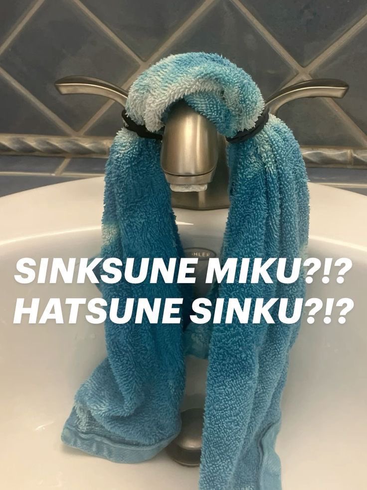 Miku (@hatsunemiku) on Twitter photo 