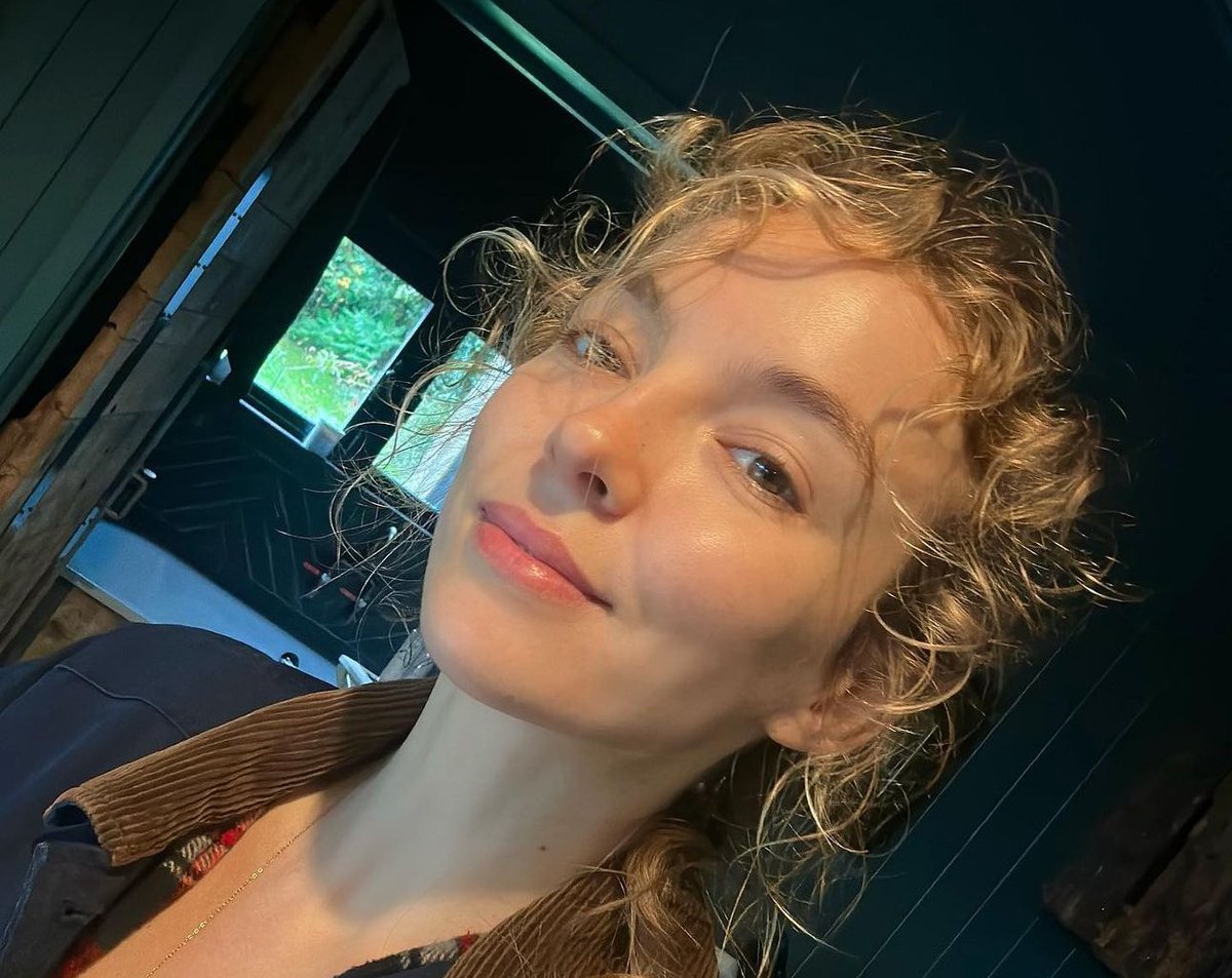 💭 (@thinkerjodie) on Twitter photo 