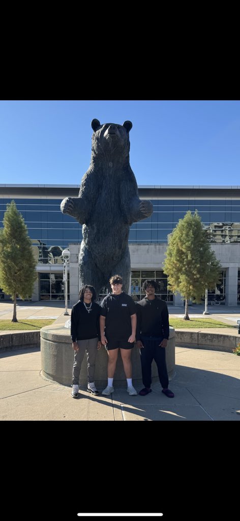 StephenMeitz79's tweet photo. Had a great official visit this weekend at @MoStateFootball! Can’t wait til next season 🐻🐻🐻@Ry_Beard @Coach_Halpin @NickPetrinoMSU @Coach_CFRANK @sumner_jake @tylerwass @JPRockMO @EurekaFootball @AllenTrieu @NateLatsch https://t.co/WvBi8248eC