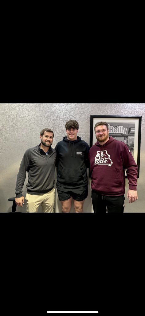 StephenMeitz79's tweet photo. Had a great official visit this weekend at @MoStateFootball! Can’t wait til next season 🐻🐻🐻@Ry_Beard @Coach_Halpin @NickPetrinoMSU @Coach_CFRANK @sumner_jake @tylerwass @JPRockMO @EurekaFootball @AllenTrieu @NateLatsch https://t.co/WvBi8248eC