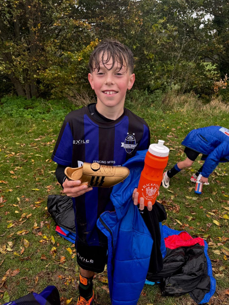 Channelling his inner <a href="/Kyle9Joseph/">Kyle Joseph</a> today, scoring a tasty goal and claiming player of the match in a great team performance at a windy and wet Prestatyn. 

Proud Tangerine ⚽️🧡