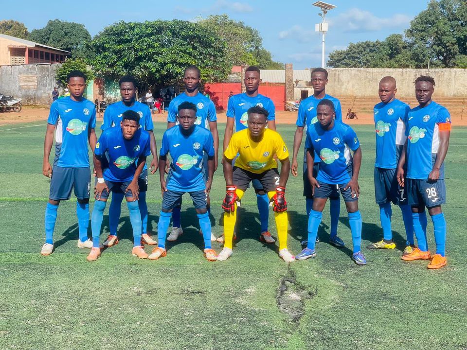 FelloLabe's tweet photo. L’aventure continue pour nous en coupe de la ligue.
Belle victoire encore à Kindia face au GANGAN FC de KINDIA 1-0.
But marqué par Ismael Oularé.
Félicitation la team nous sommes en quart de finale .
#fellostarganganfc
#TeamFelloStarLabé💙🤍🙏🏼🙏🏼💪🏻💪🏻💪🏻🇬🇳🇬🇳
#thianguisa https://t.co/U6jHO2Ti9y