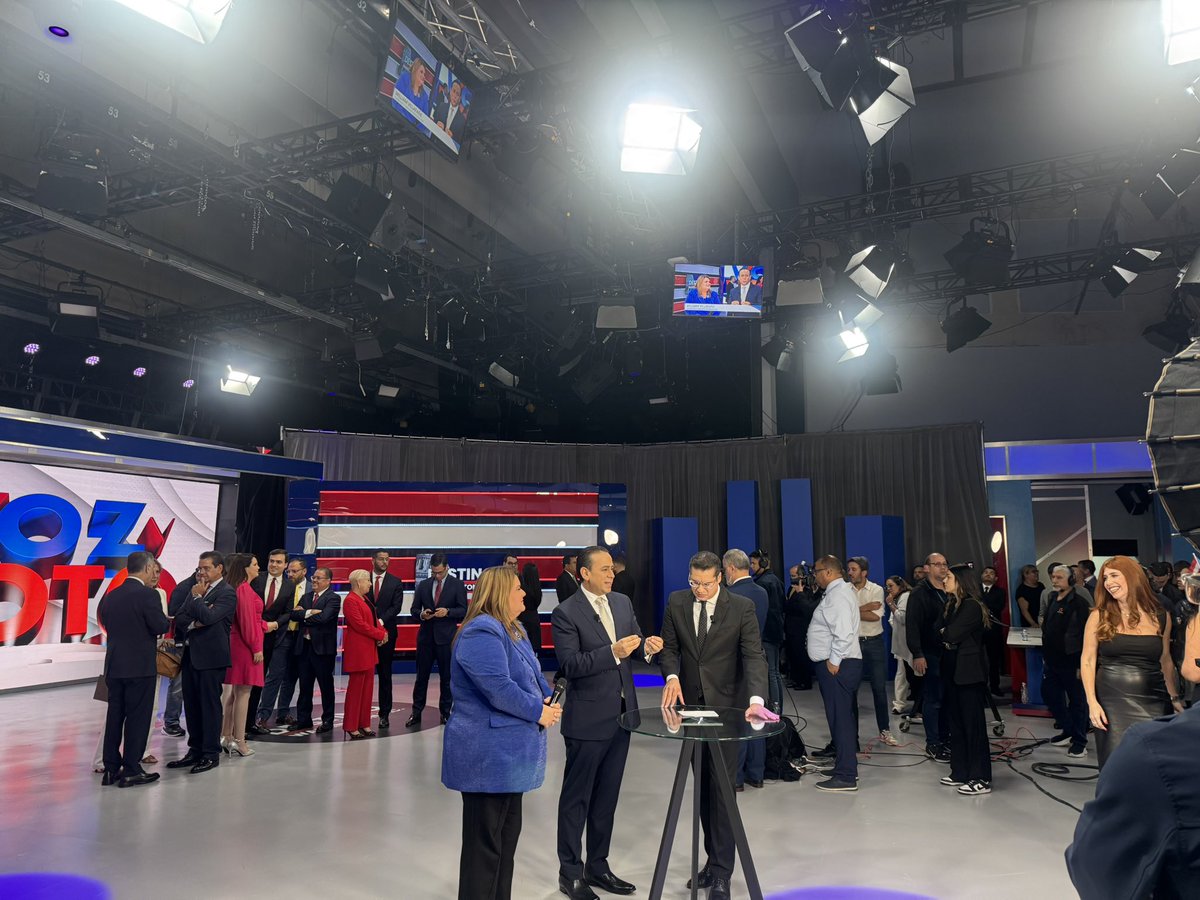 Itza_M_Garcia's tweet photo. Lo logramos! 3 debates en 10 días. Hoy tenemos una candidatura más sólida gracias a los retos y los ataques. Dirán y harán lo q quieran, pero la realidad no la cambiarán…@VillafanePR es el mejor candidato para la Comisaria en esta contienda. No me crean, busquen, lean y analicen https://t.co/XR74gnTx3j