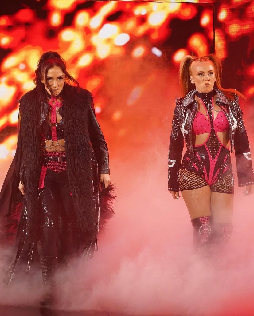 ariloveswwe's tweet image. The Unholy Union ❤️‍🔥✨🖤

Alba Fyre &amp;amp; Isla Dawn 🔥❤️🤩

#WWERAW #AlbaFyre #IslaDawn #TheUnholyUnion