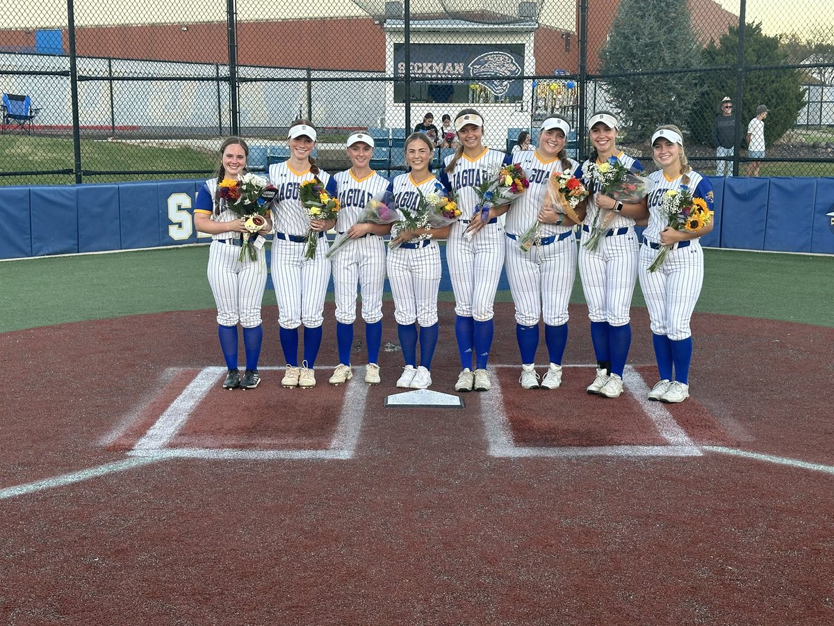 seckmansoftball's tweet photo. @kendall_altman @aubriebaur @Audrey__Davis07 @DempseyAedin @MckennaIlko @grace_harvell @claireknoll_ @emmamaness_ we are going to miss you 8 so much! Thank you for everything these past 4 years! 
@JaguarAthletics @SeckmanHigh @CheapSeatsPhoto https://t.co/lHiAWjJbFf