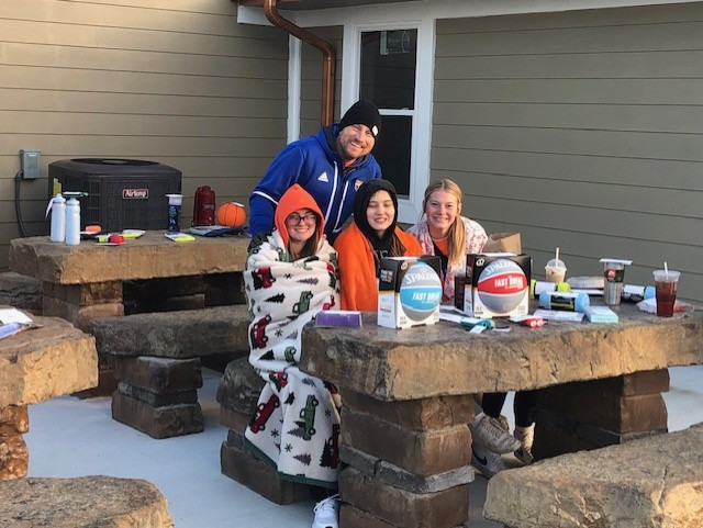 TolsialadyR's tweet photo. Lady Rebels and Coach Fletcher hard at work at the LFR 5th Annual Golf Scramble ! Brrrr....🥶🏌️ https://t.co/hBzBE13Dty