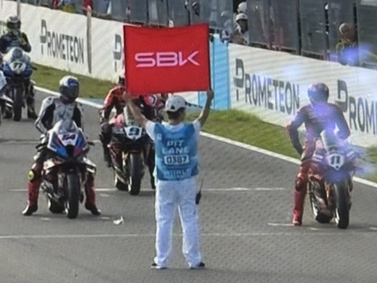 fbiset's tweet photo. #tearoff WSBK Version with Bulega and Toprak on Superpole Race Starting Grid https://t.co/A123T20ToT