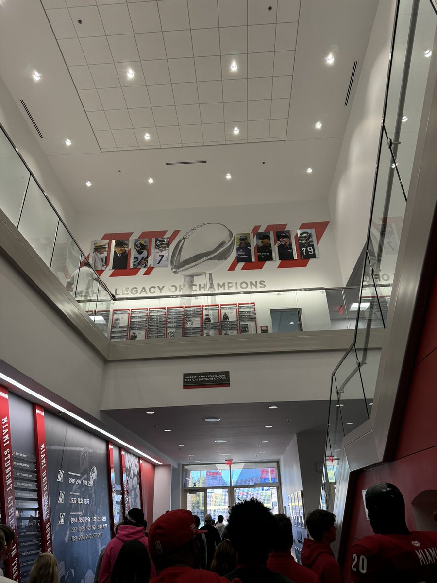 Had a great time in Oxford this weekend!! Thank you <a href="/CoadyKeller1/">Coady Keller</a> for the amazing invite and experience! Hopefully will be back soon! #GoRedHawks