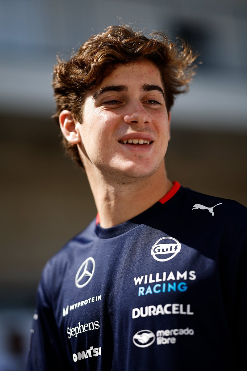 "El equipo no quería largar con goma dura, pero al final los convencí. Capaz que si el año que viene no tengo butaca, me hago ingeniero en estrategia".

✍️Franco Colapinto 🇦🇷😁