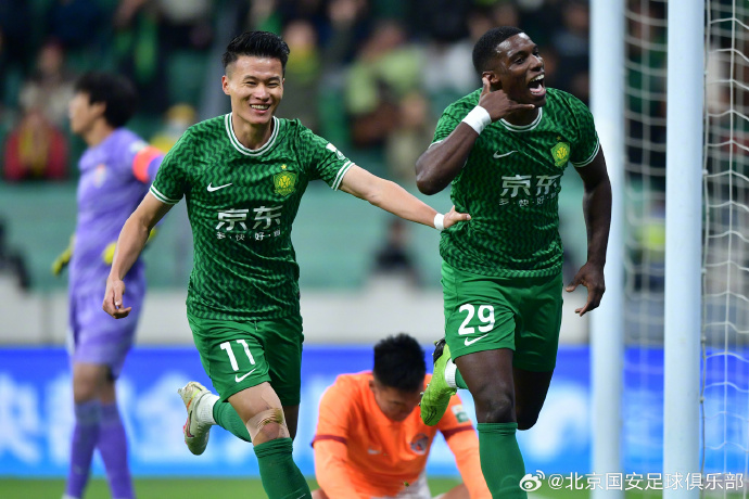 Superligachina's tweet image. #CSL #Jornada28| El Beijing Guoan esta terminando la temporada en un gran estado de forma, esta vez goleando 6 (2 Cao Yongjing 🇨🇳, 2 Lin Liangming 🇨🇳, Abreu 🇦🇴 &amp;amp; Liu Jiashen 🇨🇳 PP) : 0 a un Qingdao Hainiu en plena lucha por la salvación!