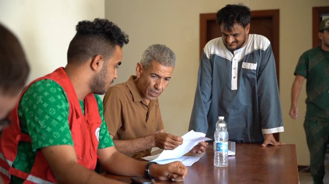 L_R_C_Benghazi's tweet photo. Supported by the General Secretariat of the Libyan Red Crescent and the @KSRelief, the Benghazi branch of the L.R.C., through its Qaminis division, launched a campaign to distribute food baskets. https://t.co/DbeI1gxY1f
