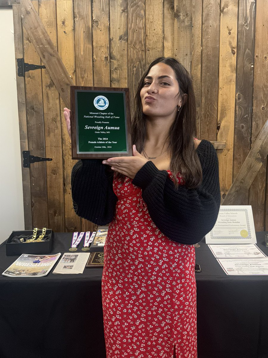 A huge congratulations to Sevi Aumua for being named the NWHOF MO Chapter Female Athlete Of The Year!