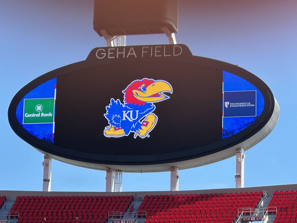 Had a great time with the KU football team at Arrowhead yesterday! Thank you for the game day invite <a href="/Coach_LeDoug/">Coach Leon Douglas</a> <a href="/CoachBorland/">Brian Borland</a> 

<a href="/lstigerfootball/">lstigerfootball</a> <a href="/recruitLSFB/">Recruiting LSTIGERFOOTBALL</a>